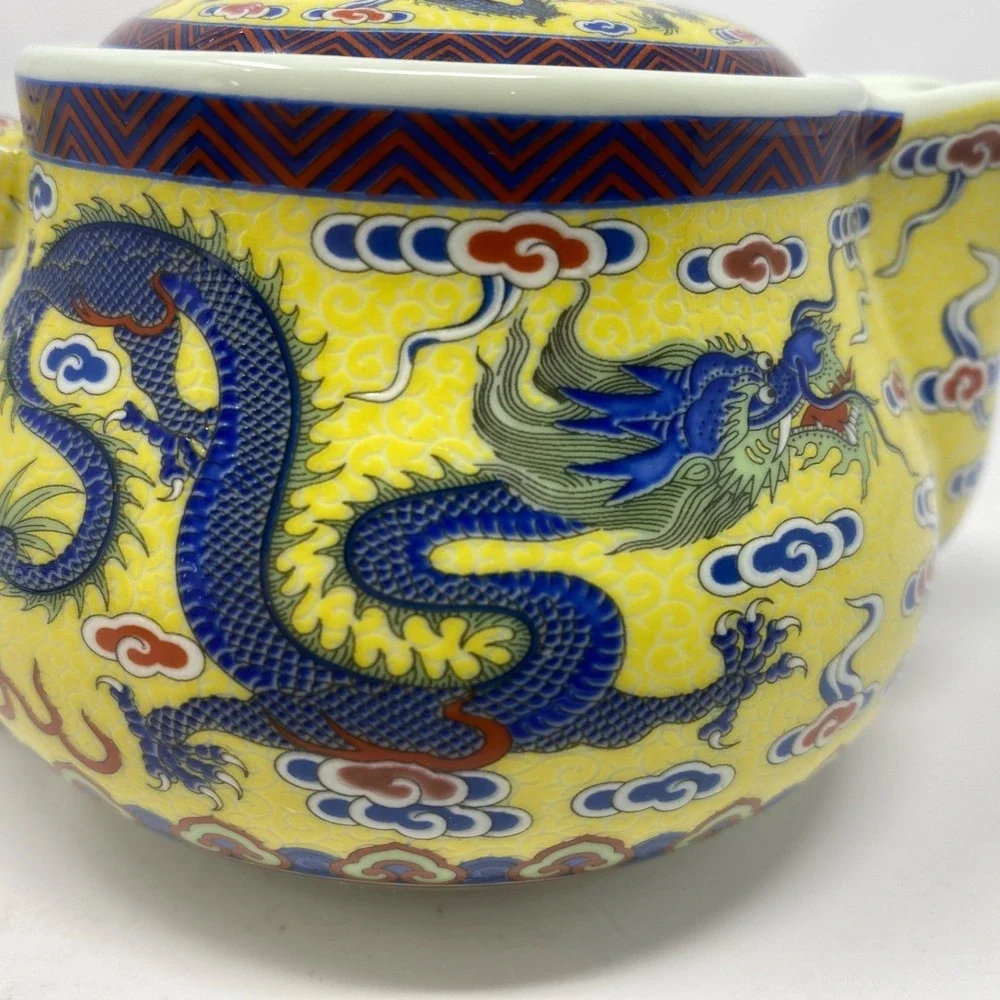 Vtg Yellow Dragons Oriental Teapot w Large Inside Wire Strainer‎